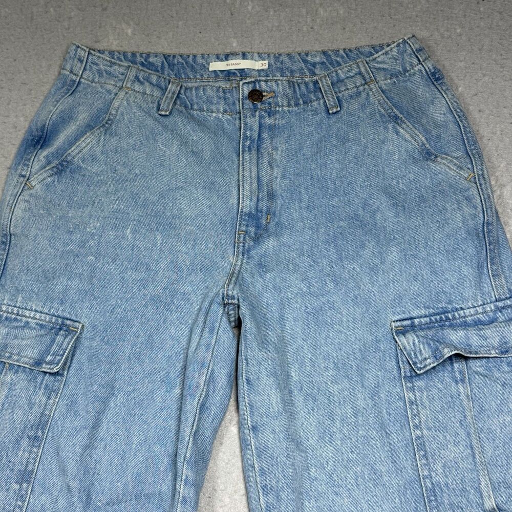 Levis 94 Baggy Cargo Jeans Women 30 Fits 32x39 Light Wash Wide Leg Utility Denim - Picture 2 of 16